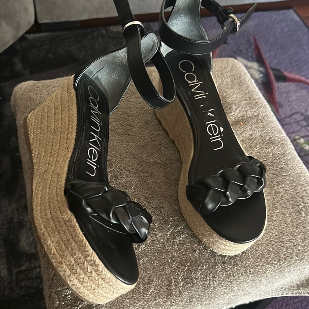 Calvin Klein platform sandals in great condition